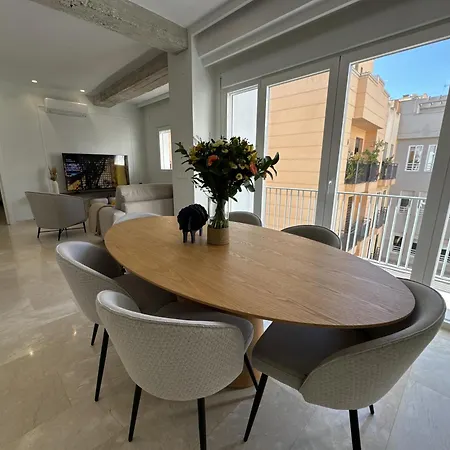 Navas 202 Elegant Suite-2
