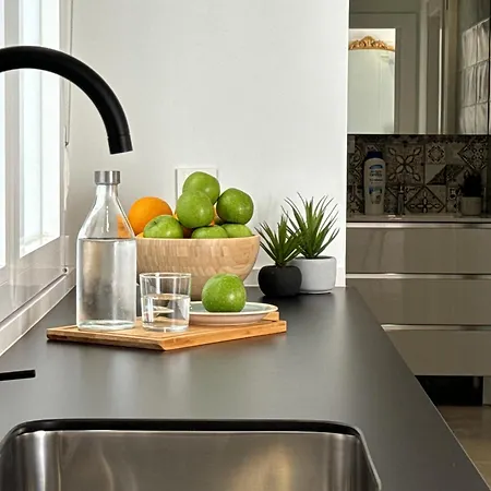 Navas 202 Elegant Suite-2